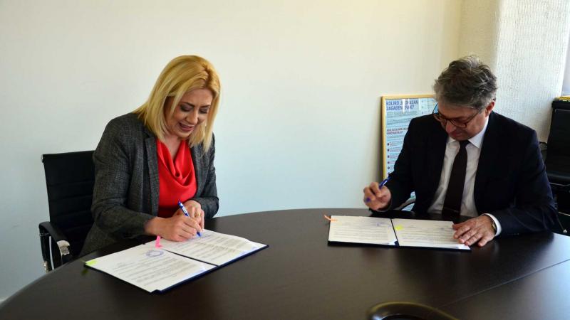 Informacija - Potpisivanje ugovora izmedju Federalnog ministarstva okoliša i turizma i FHMZ
